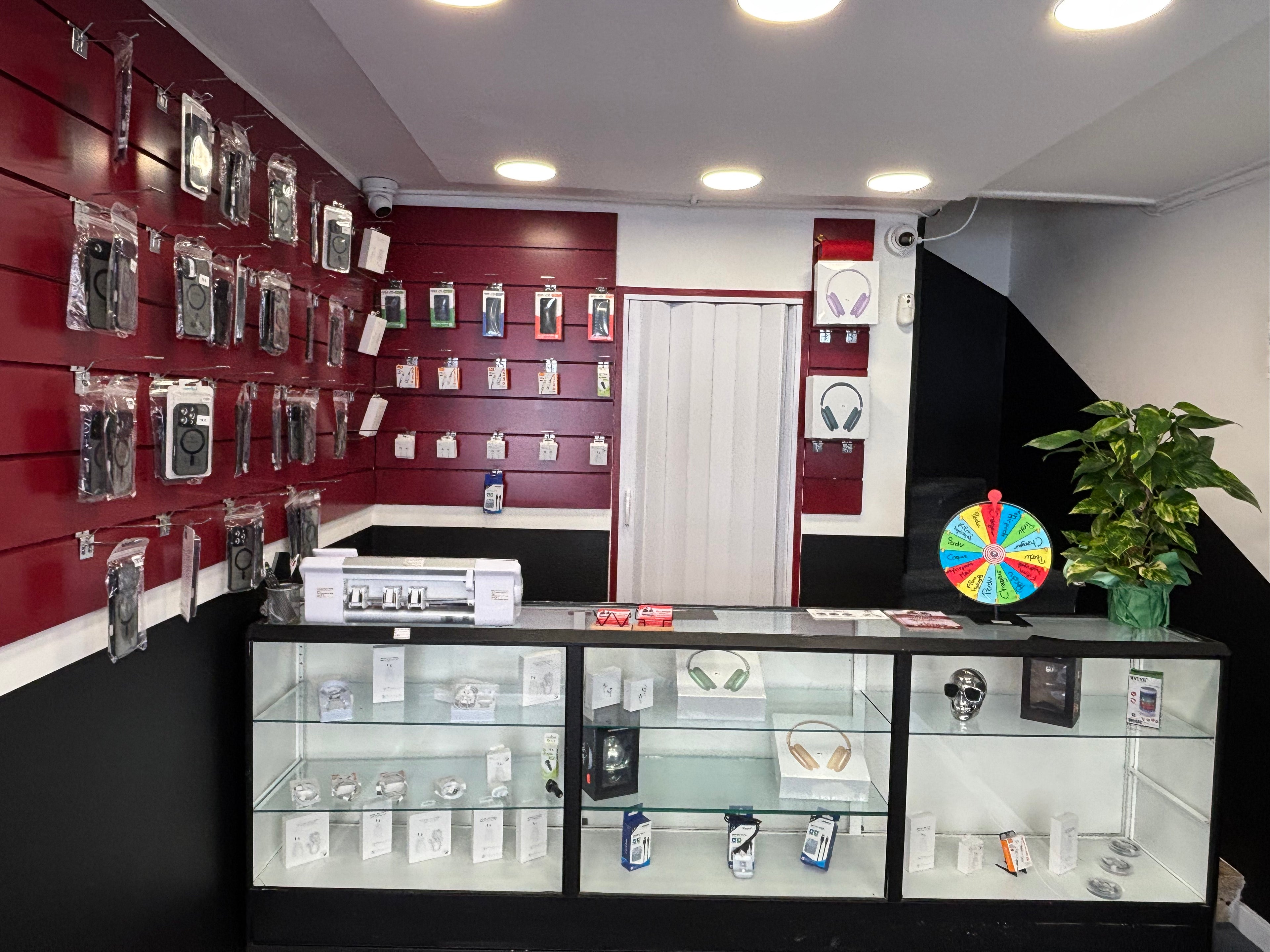 Boutique Fellaphone à Marseille 13002 — Atelier de réparation iPhone et mobile
